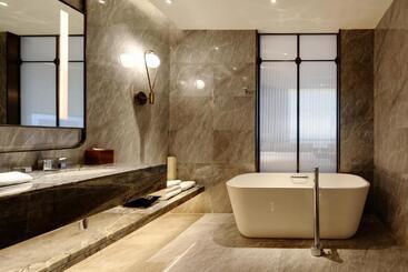 Dongguan Dongcheng International Hotel   Free Shuttle Bus To Canton Fair Exhibition Center During Ca