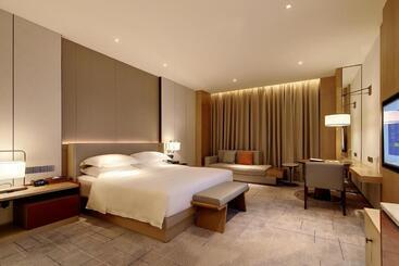 Dongguan Dongcheng International Hotel   Free Shuttle Bus To Canton Fair Exhibition Center During Ca