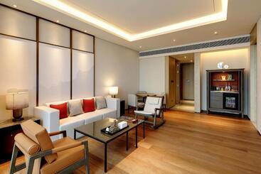 Dongguan Dongcheng International Hotel   Free Shuttle Bus To Canton Fair Exhibition Center During Ca