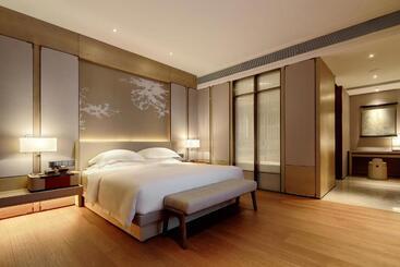 Dongguan Dongcheng International Hotel   Free Shuttle Bus To Canton Fair Exhibition Center During Ca