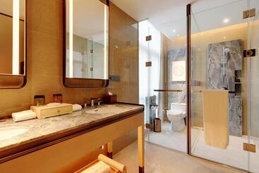 Dongguan Dongcheng International Hotel   Free Shuttle Bus To Canton Fair Exhibition Center During Ca
