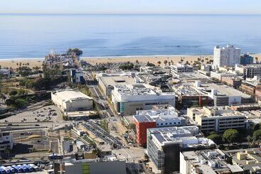 هتل Hampton Inn & Suites Santa Monica