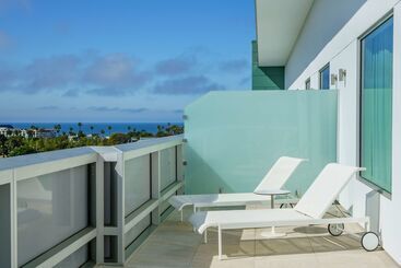 هتل Hampton Inn & Suites Santa Monica