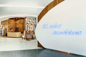 هتل Hampton Inn & Suites Santa Monica