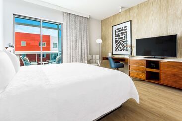 هتل Hampton Inn & Suites Santa Monica