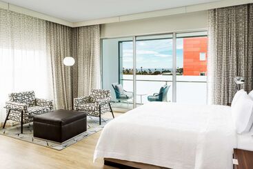 هتل Hampton Inn & Suites Santa Monica