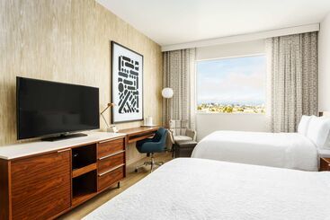 هتل Hampton Inn & Suites Santa Monica