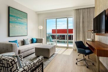 هتل Hampton Inn & Suites Santa Monica