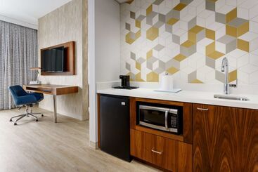 هتل Hampton Inn & Suites Santa Monica