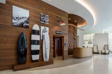 هتل Hampton Inn & Suites Santa Monica