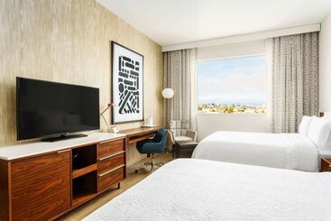 هتل Hampton Inn & Suites Santa Monica
