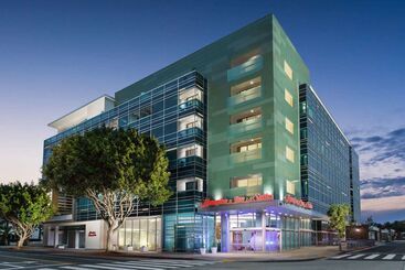هتل Hampton Inn & Suites Santa Monica
