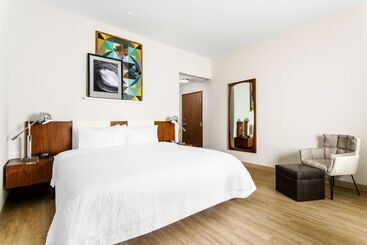 هتل Hampton Inn & Suites Santa Monica