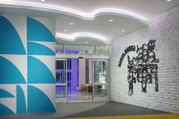 هتل Hampton Inn & Suites Santa Monica