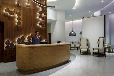 هتل Hampton Inn & Suites Santa Monica