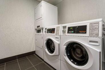 هتل Hampton Inn & Suites Santa Monica