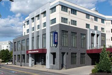 هتل Hilton Garden Inn Minneapolis University Area