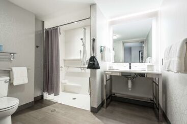 هتل Homewood Suites By Hilton Boston Logan Airport Chelsea