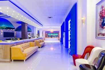 هتل Phoenicia Luxury