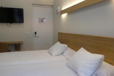 هتل Plaza Pombo B&b   Hostal