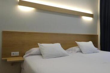 هتل Plaza Pombo B&b   Hostal