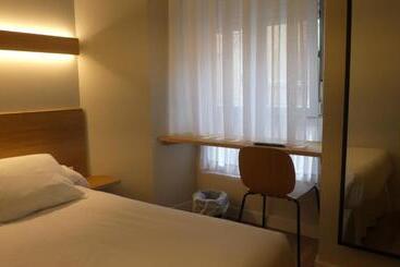 هتل Plaza Pombo B&b   Hostal