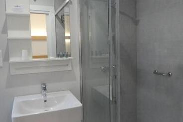 هتل Plaza Pombo B&b   Hostal