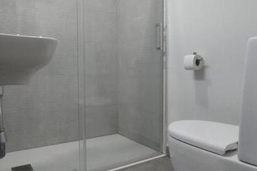 هتل Plaza Pombo B&b   Hostal