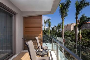 هتل Sanya Seacube Holiday