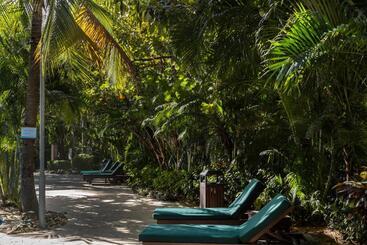 هتل Sanya Seacube Holiday