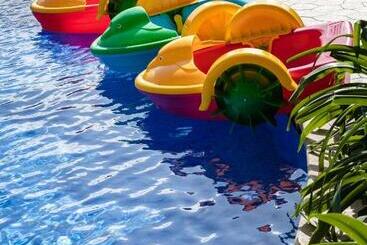 هتل Sanya Seacube Holiday