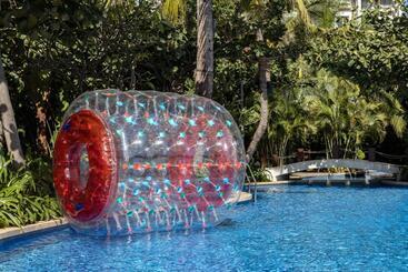 هتل Sanya Seacube Holiday
