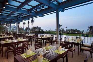 هتل Sanya Seacube Holiday