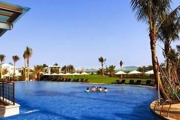 هتل Sanya Seacube Holiday