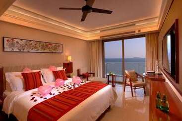 هتل Sanya Seacube Holiday