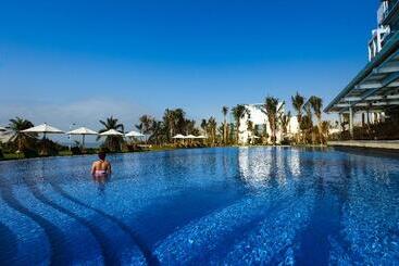 هتل Sanya Seacube Holiday