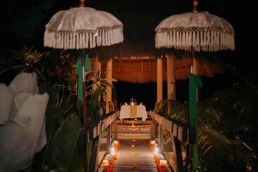 호텔 The Alena Resort A Pramana Experience