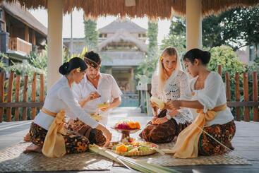 호텔 The Alena Resort A Pramana Experience