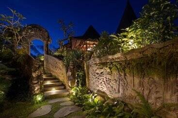 호텔 The Alena Resort A Pramana Experience