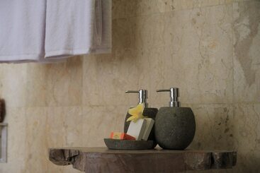 호텔 The Alena Resort A Pramana Experience