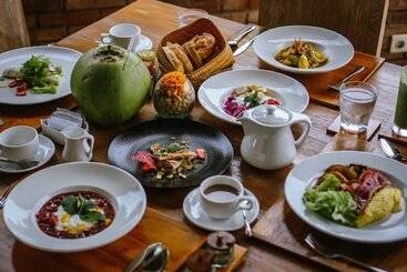 호텔 The Alena Resort A Pramana Experience