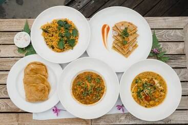 호텔 The Alena Resort A Pramana Experience