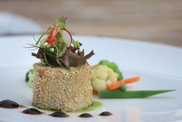 호텔 The Alena Resort A Pramana Experience