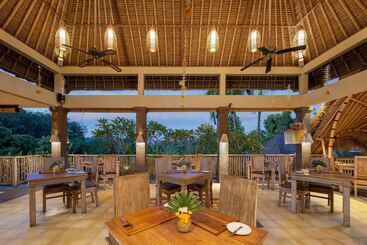 호텔 The Alena Resort A Pramana Experience