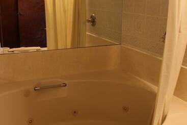酒店 The Wharf Resort