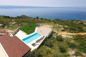 هتل View 4 You Apartments