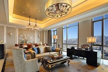 هتل Wanda Realm Taian