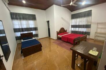 فندق صغير East Gate 8 9 Batticaloa