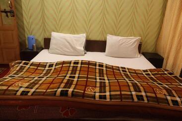 هتل Raja Guest House Pahalgam Jammu And Kashmir India