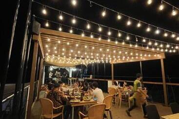 هتل Urban Glamp Resort